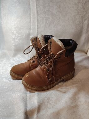 Link Kids Tan Lace-Up Sherpa Boots